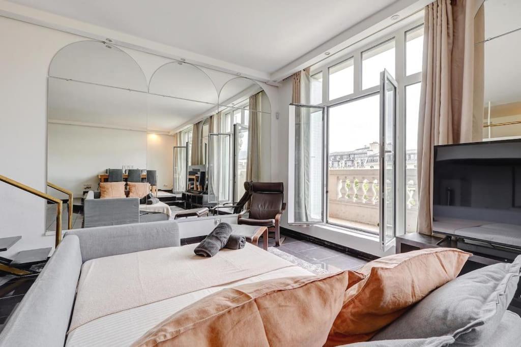Apartment Vue Sur Les Champs-elysees